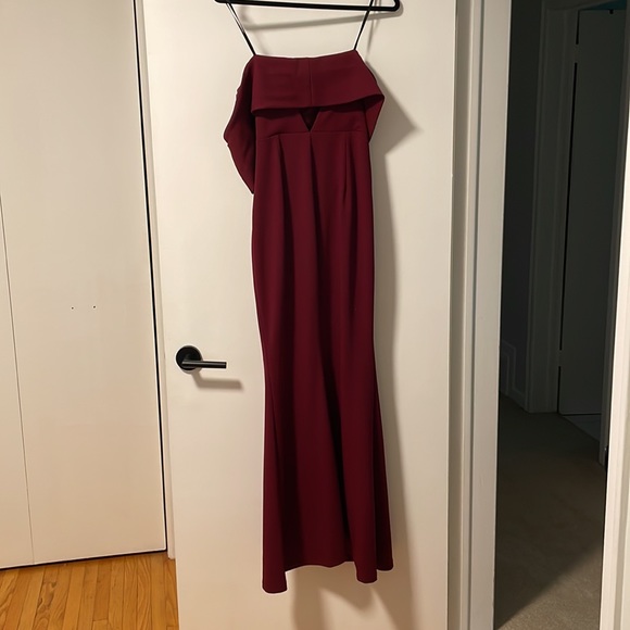 Wine coloured off the shoulder Katie May dress - Picture 2 of 3